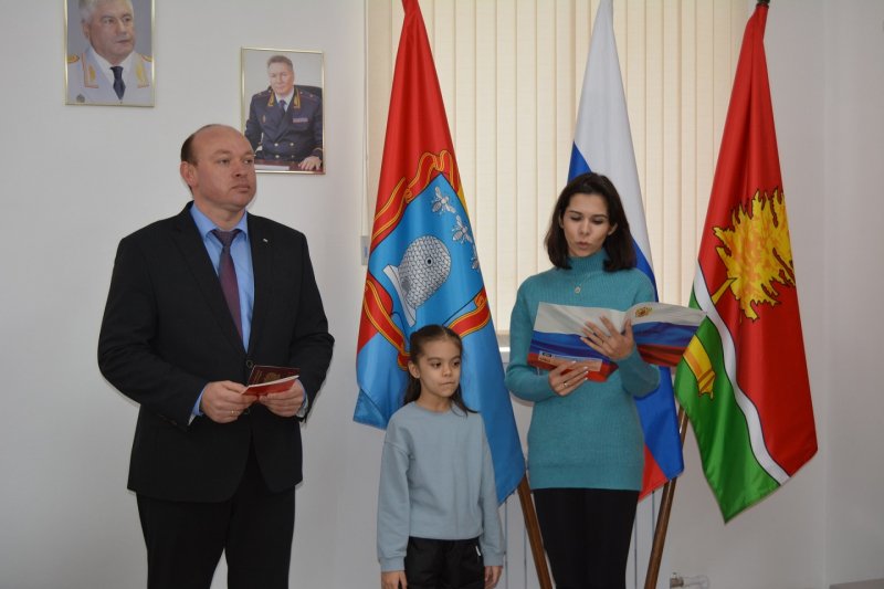 В ОМВД по г. Котовску состоялось торжественное принятие присяги гражданина Российской Федерации